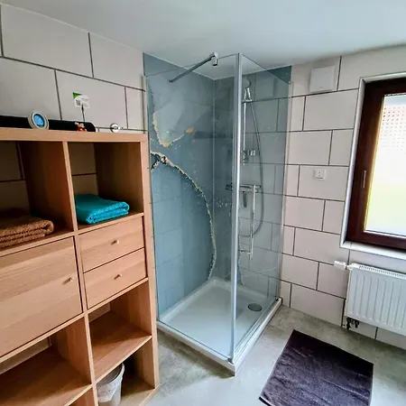 Apartment Im Gruenen - Frisch Renoviert Ferienwohnung, Region Frankfurt *